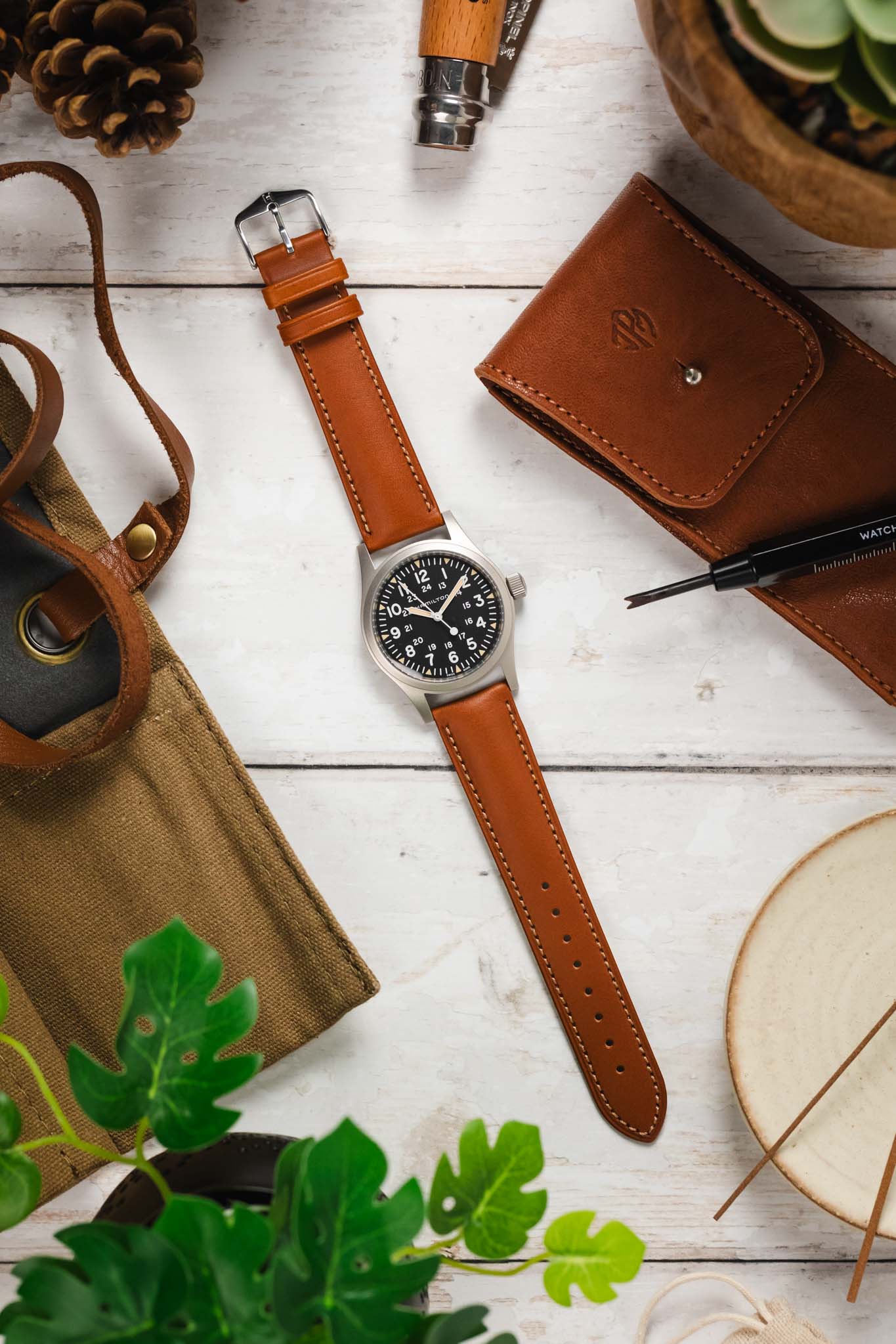 Hirsch KENT Textured Natural Leather Watch Strap in GOLD BROWN