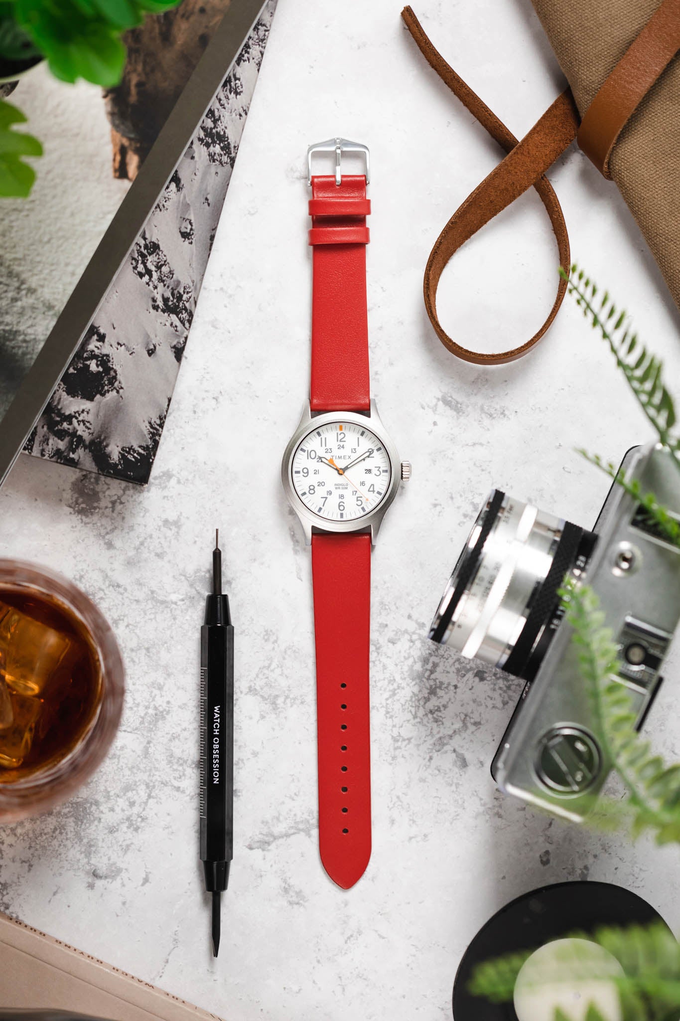 Hirsch TORONTO Quick-Release Fine-Grained Leather Watch Strap in RED