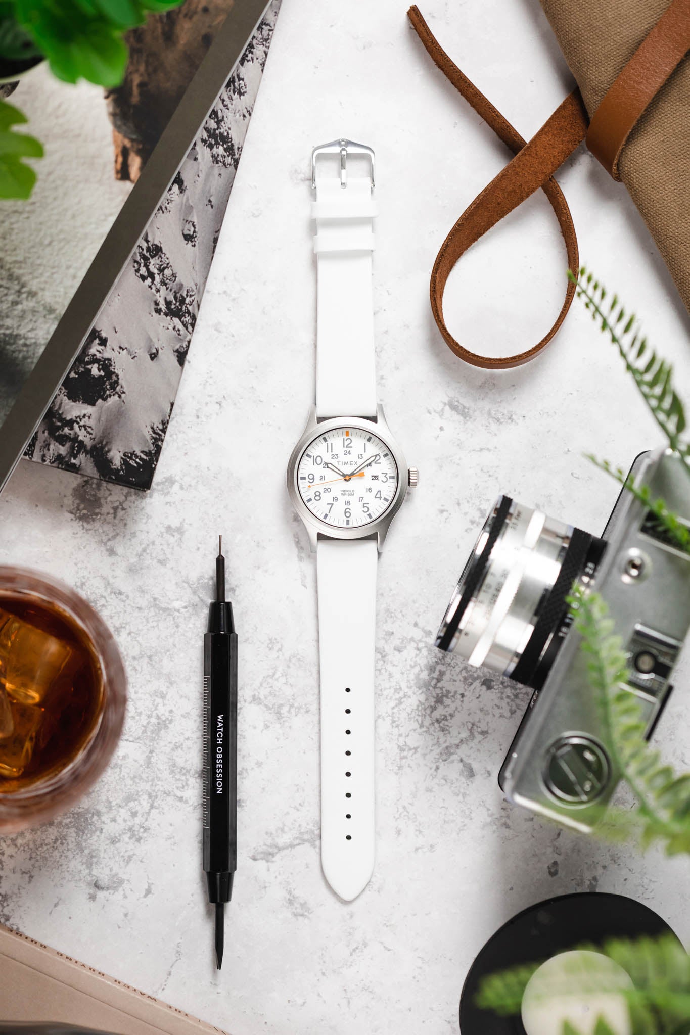 Hirsch TORONTO Quick-Release Fine-Grained Leather Watch Strap in WHITE