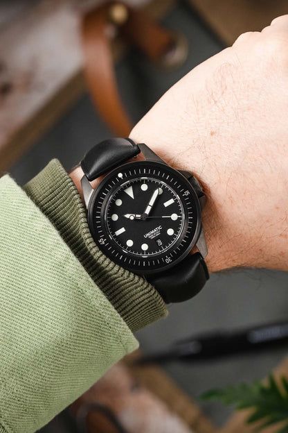 Hirsch URBANE Natural Rubber Watch Strap in BLACK